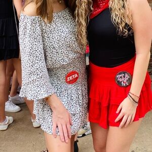 Lizard Thicket White and Black Floral Romper